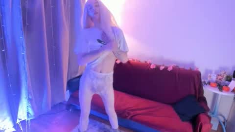 Snapshot of frankie_reese chatting on 02.14.26 Frankie online show from 02.14.26