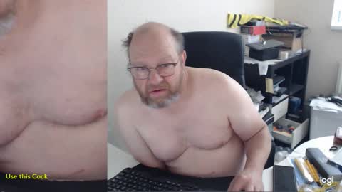 Snapshot of fransje_ chatting on 10.18.25 Fransje online show from 10.18.25