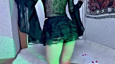 mistress Bastet and  mintcola online show from 10.31.25