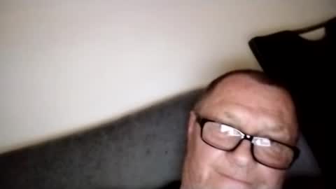 Wolfi online show from 03.06.25