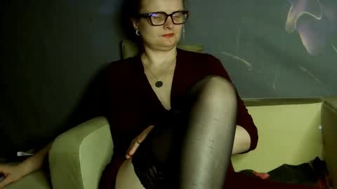 Snapshot of frauket chatting on 10.29.25 FrauKet online show from 10.29.25