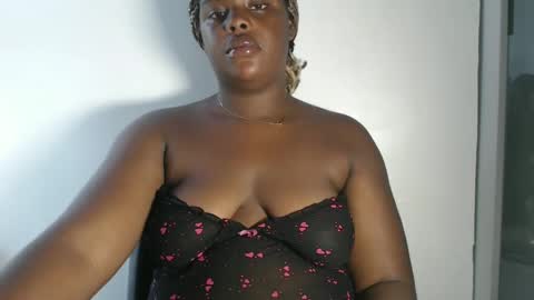 Snapshot of freakie_clit chatting on 12.18.24 pandora online show from 12.18.24