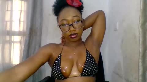 Snapshot of freaky_ebonygirl chatting on 10.17.25 Freaky ebonygirl online show from 10.17.25