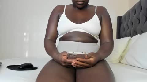 Snapshot of freaky_maria chatting on 12.07.24 Maria online show from 12.07.24