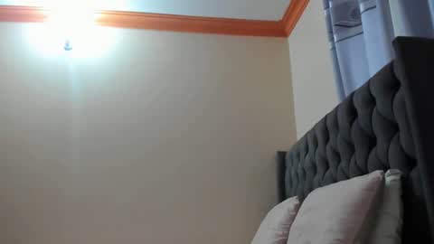 Snapshot of freaky_maria chatting on 12.23.24 Maria online show from 12.23.24