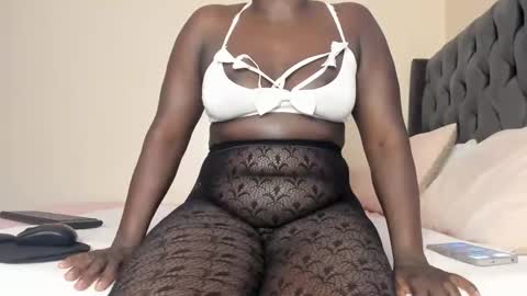 Snapshot of freaky_maria chatting on 12.24.24 Maria online show from 12.24.24
