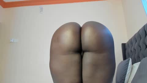 Snapshot of freaky_maria chatting on 12.28.24 Maria online show from 12.28.24