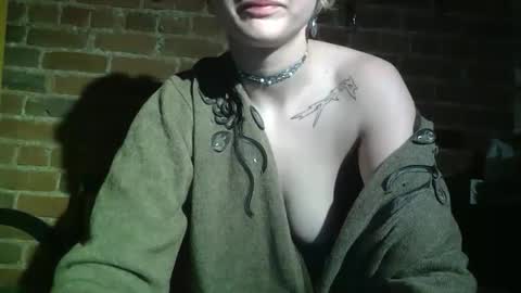 Lily Red online show from 04.22.26