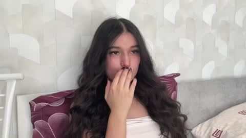 Mia online show from 07.25.26