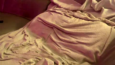 Freddiefirefly online show from 02.26.25