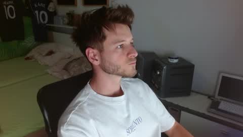 Snapshot of freddy_star chatting on 05.04.26 Frederick Perin online show from 05.04.26