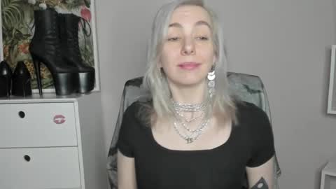 Snapshot of freeanne chatting on 06.23.26 Anne online show from 06.23.26