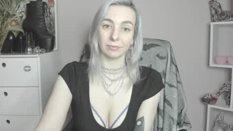 Snapshot of freeanne chatting on 07.24.26 Anne online show from 07.24.26