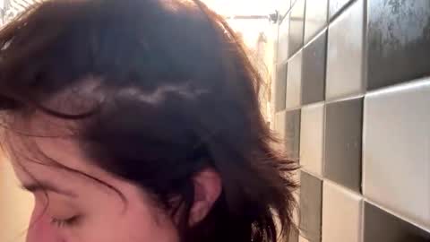 Snapshot of freethebirdclouds chatting on 09.10.25 freethebirdclouds online show from 09.10.25