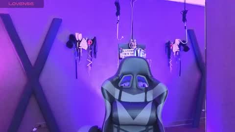     online show from 03.05.25