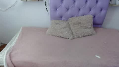 Snapshot of freyja_01 chatting on 10.05.25 Freyja online show from 10.05.25