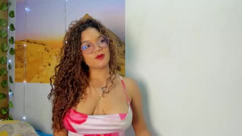 Snapshot of frezzita_ chatting on 10.19.25 Frezzita online show from 10.19.25