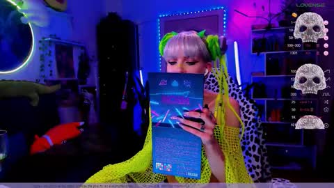 Frida A boost to fortune for the one who gives a thumbs up and a bonus lucky for those who support me by joining the fanclub online show from 11.12.25