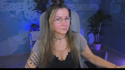 Frida Tander online show from 12.29.24