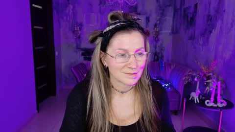 Frida Tander online show from 01.01.25