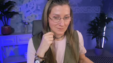 Frida Tander online show from 02.07.25