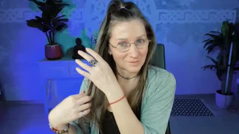 Frida Tander online show from 03.02.25