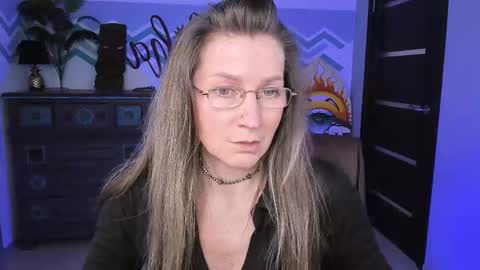 Frida Tander online show from 03.08.25