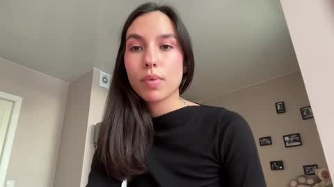 Lina online show from 09.18.25