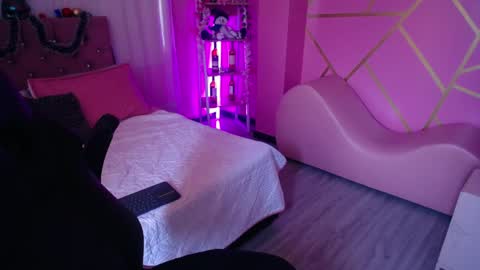 frreeya online show from 01.08.25