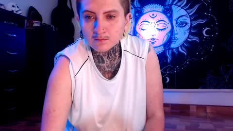 Snapshot of ftmblueyes chatting on 01.11.25 HEHIM online show from 01.11.25