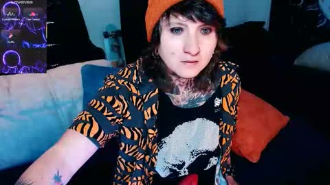 Snapshot of ftmblueyes chatting on 09.11.25 HEHIM online show from 09.11.25