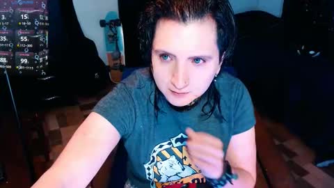 Snapshot of ftmblueyes chatting on 10.13.25 HEHIM online show from 10.13.25