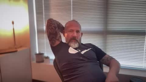 Snapshot of fuckadilf chatting on 05.03.26 fuckadilf online show from 05.03.26