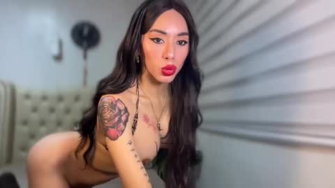 Snapshot of fuckgirl4you chatting on 01.29.25 khalifa online show from 01.29.25