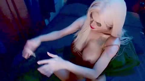 QUEEN OF COMMAND and CUMDUNGEON9 online show from 06.25.26