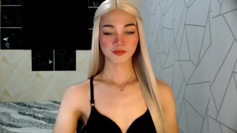 Snapshot of fuckingsexyivana chatting on 01.14.26 MISS IVANA online show from 01.14.26