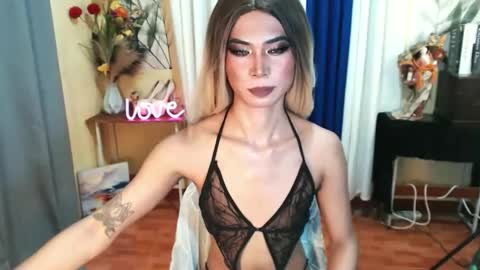 Snapshot of fuckingtransangel chatting on 05.24.26 ANGELICA FOX online show from 05.24.26
