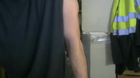 Snapshot of fuerte440 chatting on 10.20.25 fuerte440 online show from 10.20.25