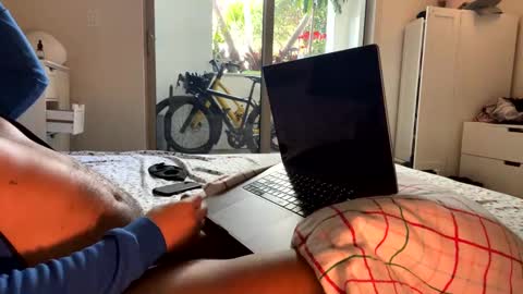 Snapshot of fuklicious chatting on 01.10.25 fuklicious online show from 01.10.25