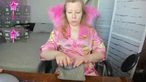 Snapshot of funny_bunny4 chatting on 02.16.25 funny_bunny4 online show from 02.16.25