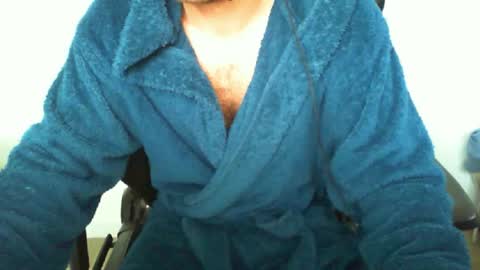 YWhiteNiceMan online show from 05.18.26