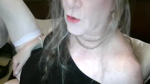 Snapshot of funtimetgirl chatting on 11.16.25 Jessie Love online show from 11.16.25