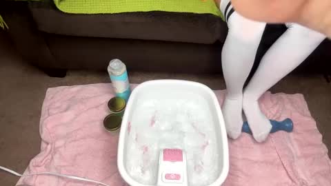 Snapshot of funwithprettyfeet chatting on 01.20.25 funwithprettyfeet online show from 01.20.25