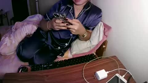 Snapshot of future_bride chatting on 12.16.25 future_bride online show from 12.16.25