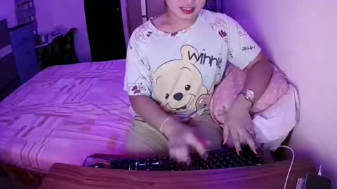 Snapshot of future_bride chatting on 12.18.25 future_bride online show from 12.18.25