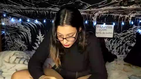 Snapshot of futuresizequeen chatting on 11.29.25 futuresizequeen online show from 11.29.25