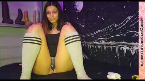 futuresizequeen online show from 01.08.26