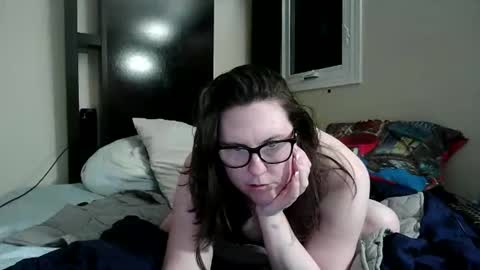 Snapshot of fuzzypeaches87 chatting on 05.04.26 fuzzypeaches87 online show from 05.04.26