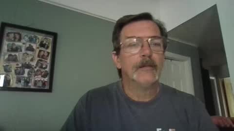 Snapshot of fxson8 chatting on 10.30.25 fxson8 online show from 10.30.25