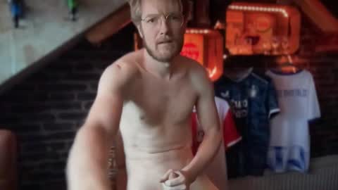 Snapshot of g00nst4r chatting on 01.04.25 g00nst4r online show from 01.04.25